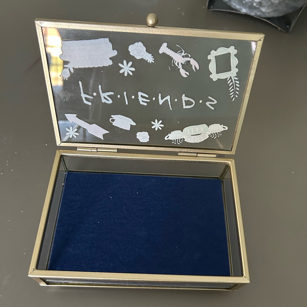 BRAND NEW FRIENDS TV SHOW JEWELRY BOX